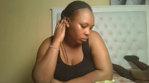 Snapshot of sexylily25 chatting on October 22, 3:21 am lily online show from October 22, 3:21 am