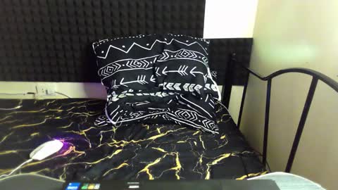 Lily online show from November 12, 6:16 am