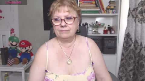 sexylynette4u online show from December 19, 10:55 am
