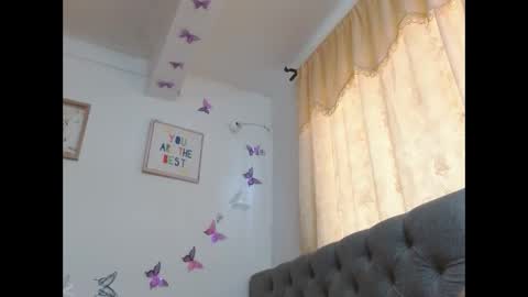 Venus Independent Model online show from March 18, 6:25 pm