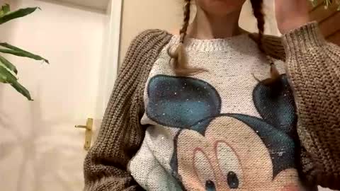 Anya online show from March 26, 5:18 pm