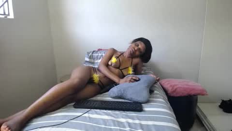 sexyslimmelanin online show from December 2, 12:03 pm