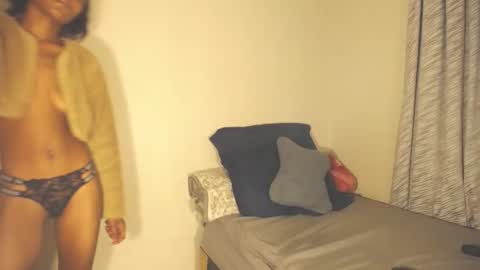 sexyslimmelanin online show from December 14, 6:47 pm