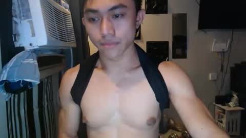 sexystrongcum online show from April 18, 11:45 am