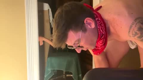 Smooth bi guy online show from February 25, 8:18 am