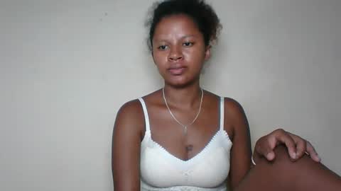 shainnah online show from November 22, 5:11 pm