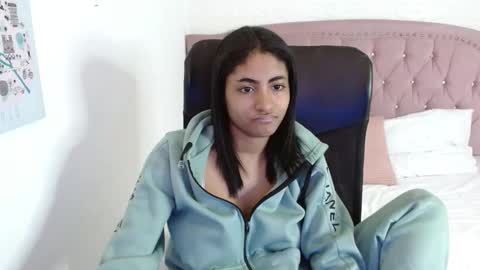 shanelle online show from September 23, 3:11 am