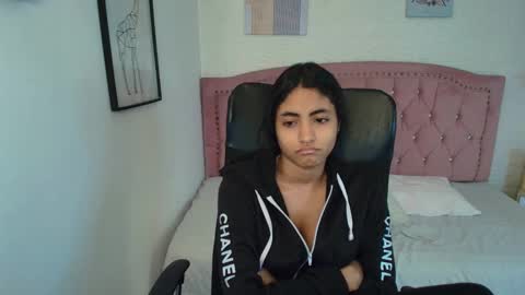 shanelle online show from December 18, 3:24 am