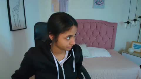 shanelle online show from November 24, 3:05 am