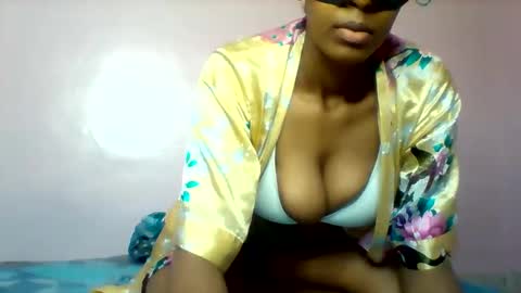 shanizz online show from March 19, 9:20 pm