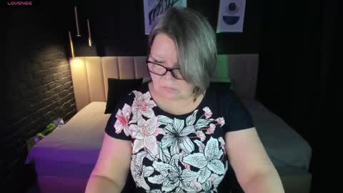 Shannon online show from April 6, 1:01 pm