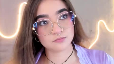 Shanntal  online show from February 12, 8:01 pm