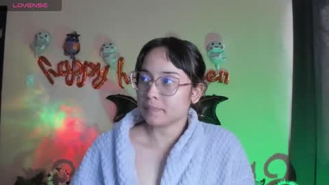 Snapshot of shantalcerezo chatting on October 21, 8:56 pm Cat-FOLLOWME and we talk IGshantal cerezo online show from October 21, 8:56 pm