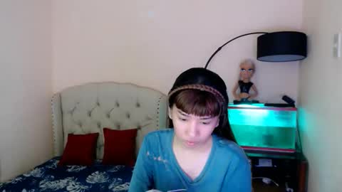 SHANTA FOX  s online show from March 11, 3:09 am