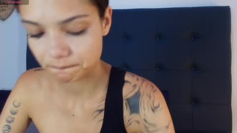 shantallvegga1 online show from April 4, 12:23 pm