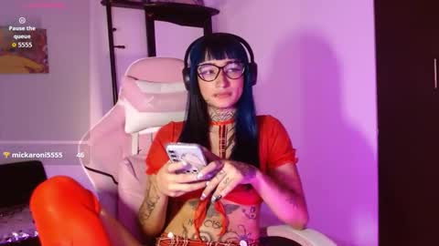 sharaross1 online show from November 7, 6:27 am