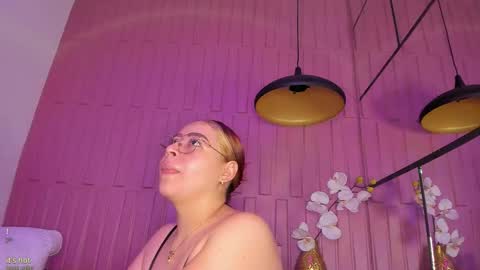 Sharlot  online show from March 28, 2:07 pm