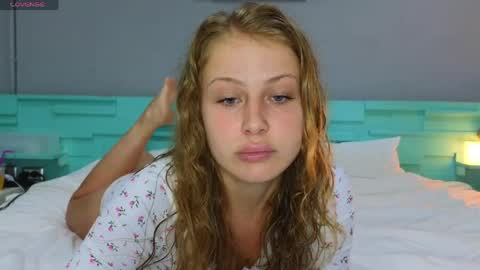 Sharleen online show from April 6, 12:39 pm