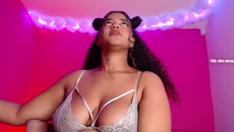 Sharlot online show from October 18, 1:15 pm