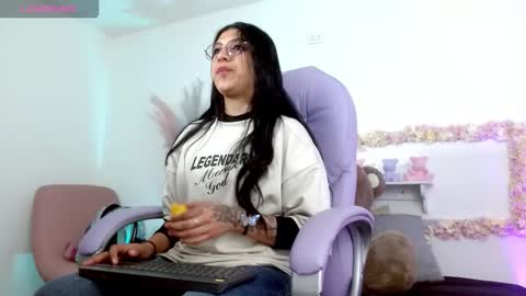 sharlotaustral18_ online show from March 4, 4:20 am