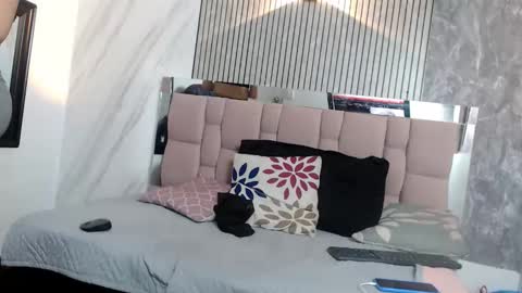 Sara online show from January 17, 3:32 pm