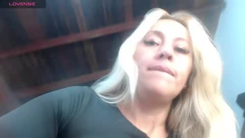 sharlotte_milk24 online show from April 11, 7:56 am