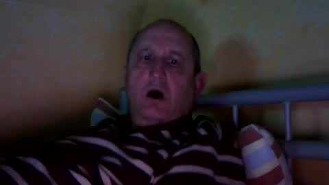 Snapshot of sharpshoder chatting on January 18, 10:28 pm Peter online show from January 18, 10:28 pm