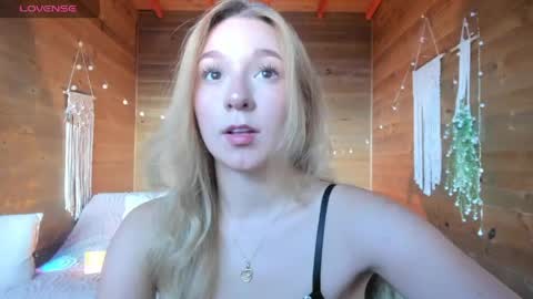 Shantall online show from May 5, 9:53 pm