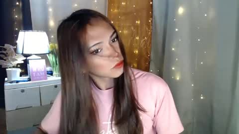 Snapshot of shawntel_cutiee chatting on December 6, 10:44 am shawniee 3 online show from December 6, 10:44 am