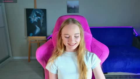 Shawty Mia online show from November 23, 2:04 pm