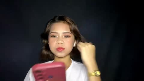 Evelyn online show from April 18, 9:33 am