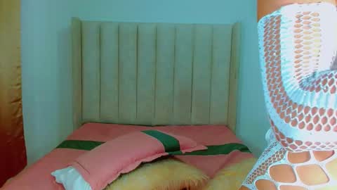 sheessy online show from December 19, 3:02 am