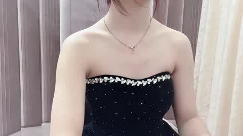 Shelly online show from April 3, 1:34 am