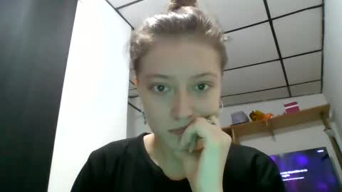 Snapshot of shelsyzevee_ chatting on October 26, 12:44 am shelsyzevee_ online show from October 26, 12:44 am