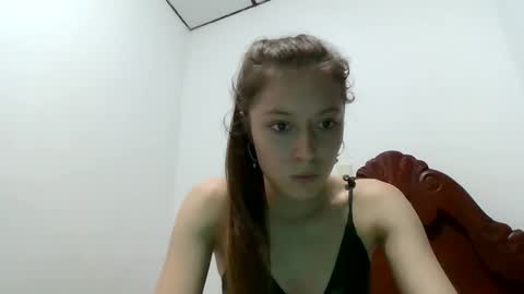 Snapshot of shelsyzevee_ chatting on October 28, 1:06 am shelsyzevee_ online show from October 28, 1:06 am