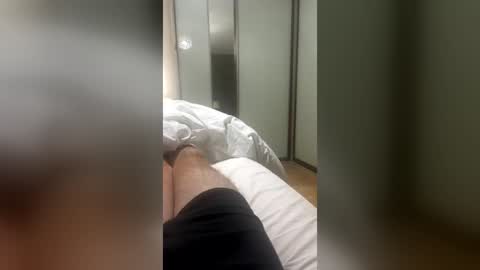 shenry70354 online show from August 5, 8:55 am
