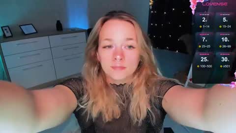 Snapshot of sherill_brill chatting on February 9, 7:37 am Sheril online show from February 9, 7:37 am