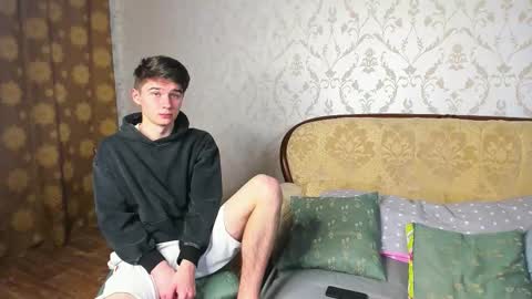 Max online show from October 2, 10:30 pm