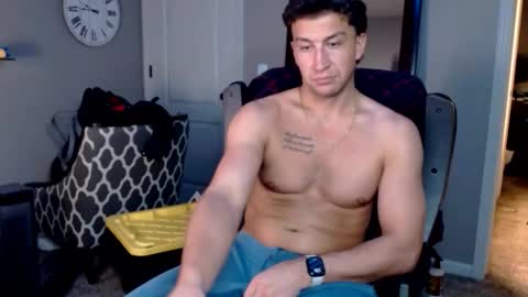 shimmyloe online show from February 16, 8:01 am