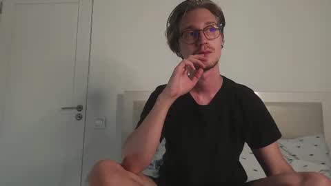 Matthew online show from August 4, 4:36 pm
