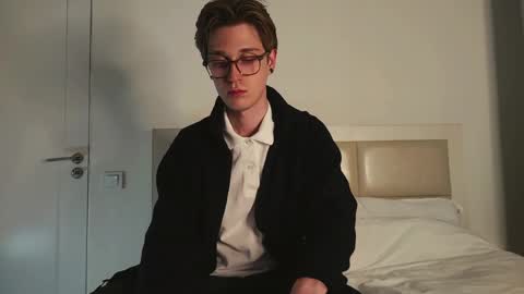 Matthew online show from March 24, 8:26 pm