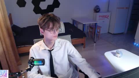 shiromy_ online show from November 26, 11:56 pm