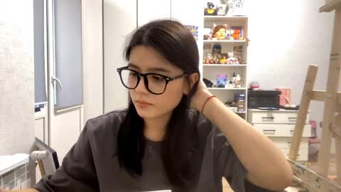 Marie online show from April 8, 1:47 pm