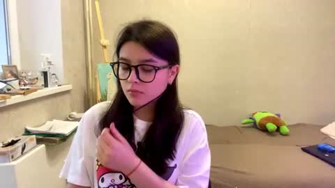 Marie online show from June 12, 2:27 pm