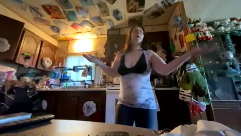 Snapshot of shorty920505 chatting on September 23, 8:15 pm shorty920505 online show from September 23, 8:15 pm