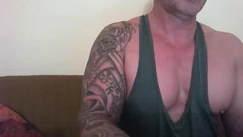 Snapshot of show_on_for_you chatting on December 13, 9:20 pm show_on_for_you online show from December 13, 9:20 pm