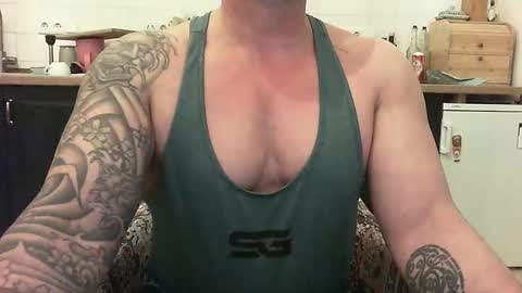 Snapshot of show_on_for_you chatting on January 21, 9:04 pm show_on_for_you online show from January 21, 9:04 pm