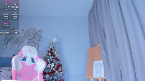Snapshot of showmejenny chatting on December 28, 2:32 pm jennywoody online show from December 28, 2:32 pm