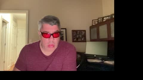 Chicago Guy online show from April 1, 3:18 am