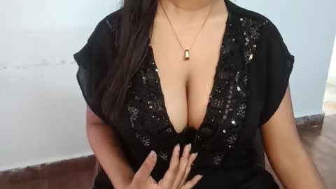 shreya_0 online show from March 9, 8:52 am